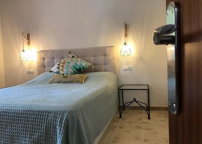 Casa Nuestra בגור